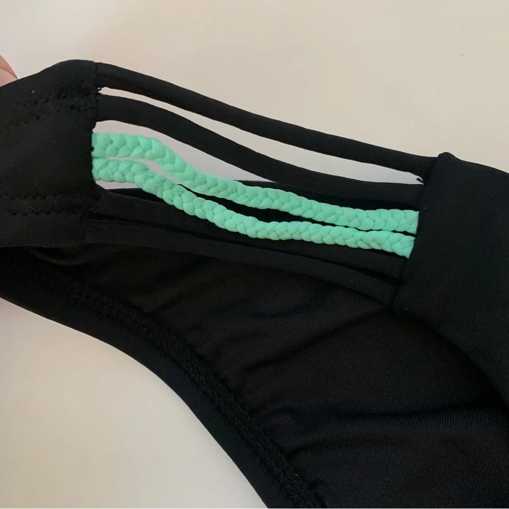 NWT. UNBRANDED Black and Turquoise Striped Women's Bikini
